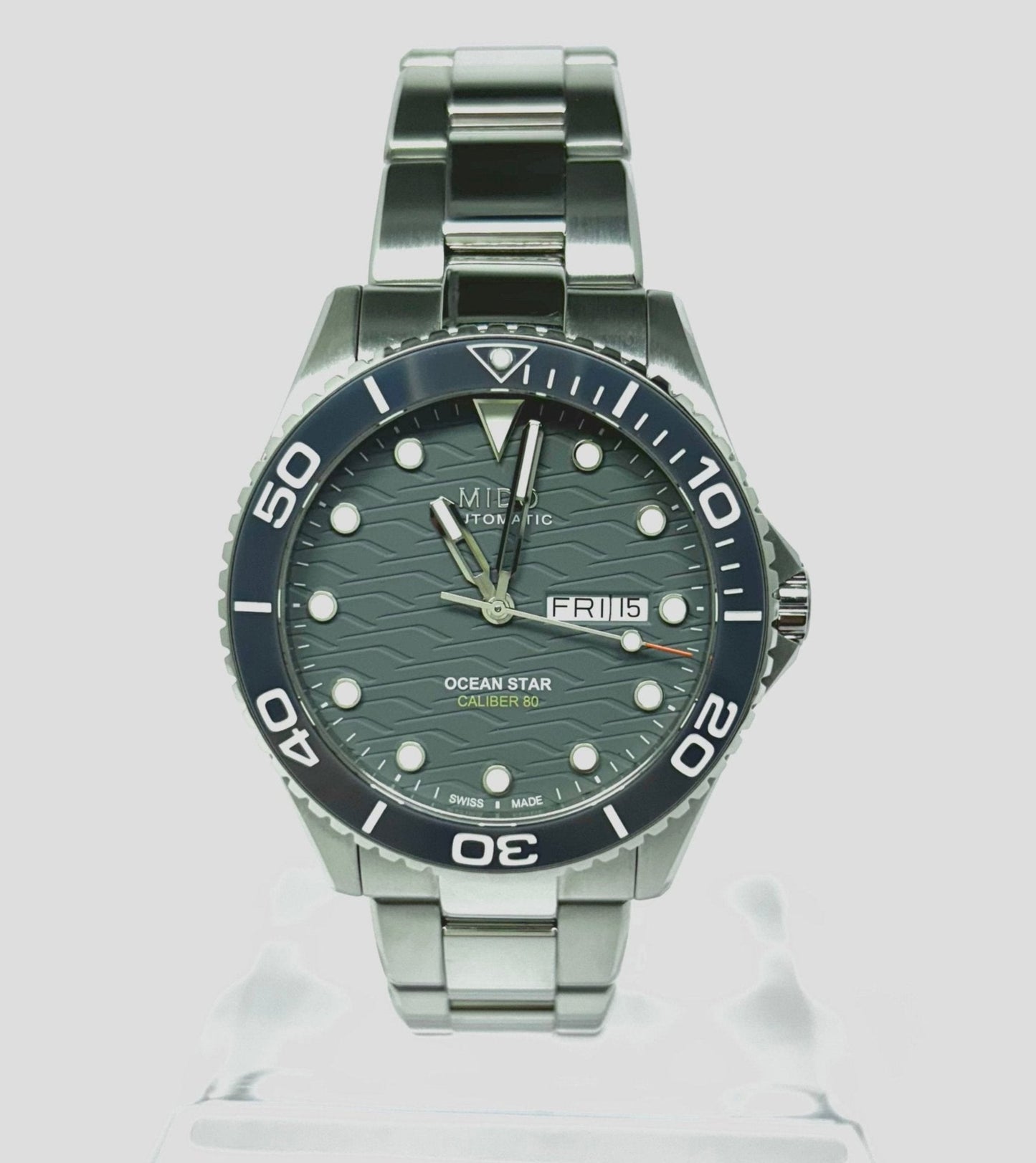 El RELOJ MIDO MULTIFORT es una pieza de alta calidad de la gran casa relojera Suiza MIDO. Con su autenticidad, elegancia e innovación, este reloj es ideal para lucir con seguridad en cualquier ocasión. Su diseño refinado te hace estar a la moda sin perder la elegancia.