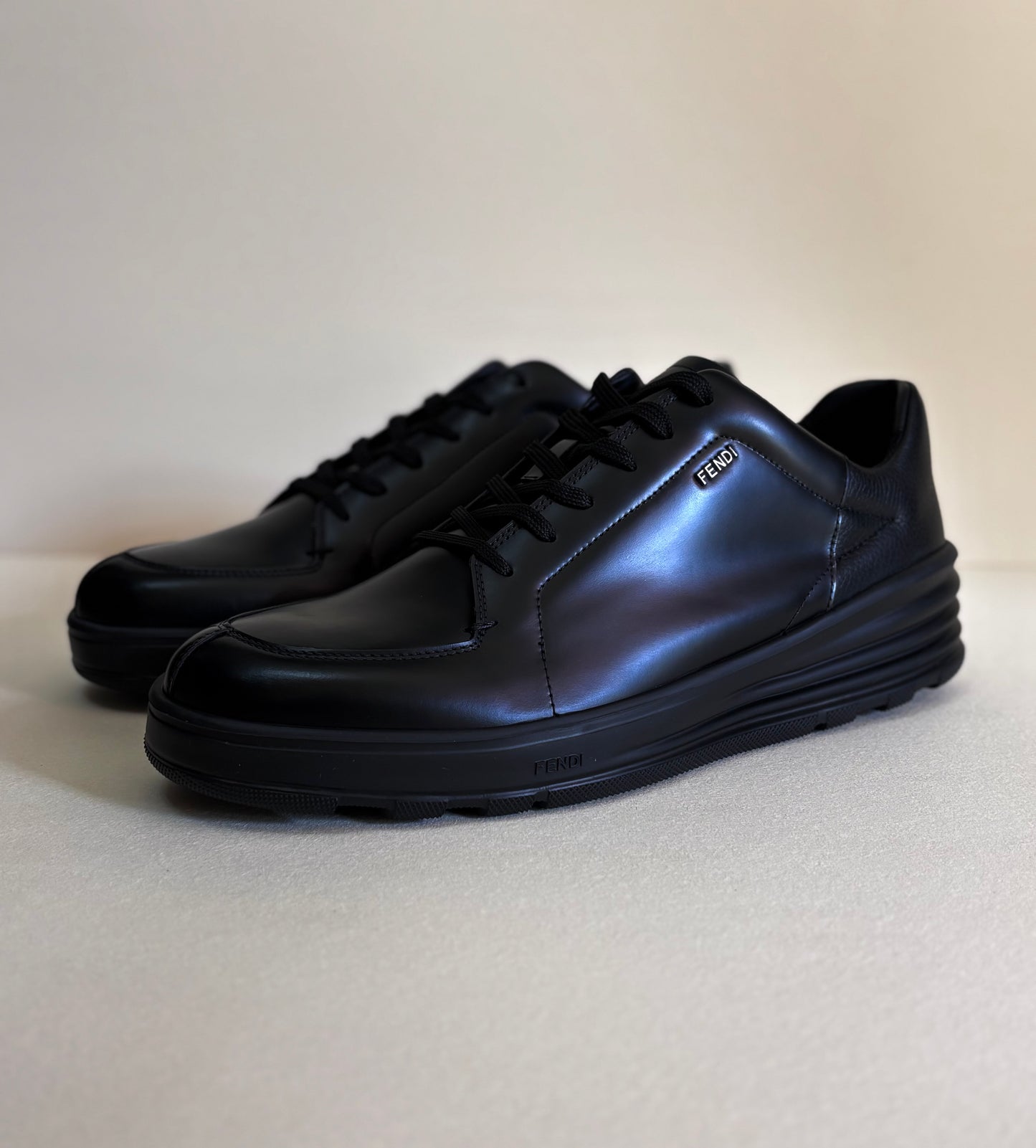 TENIS FENDI