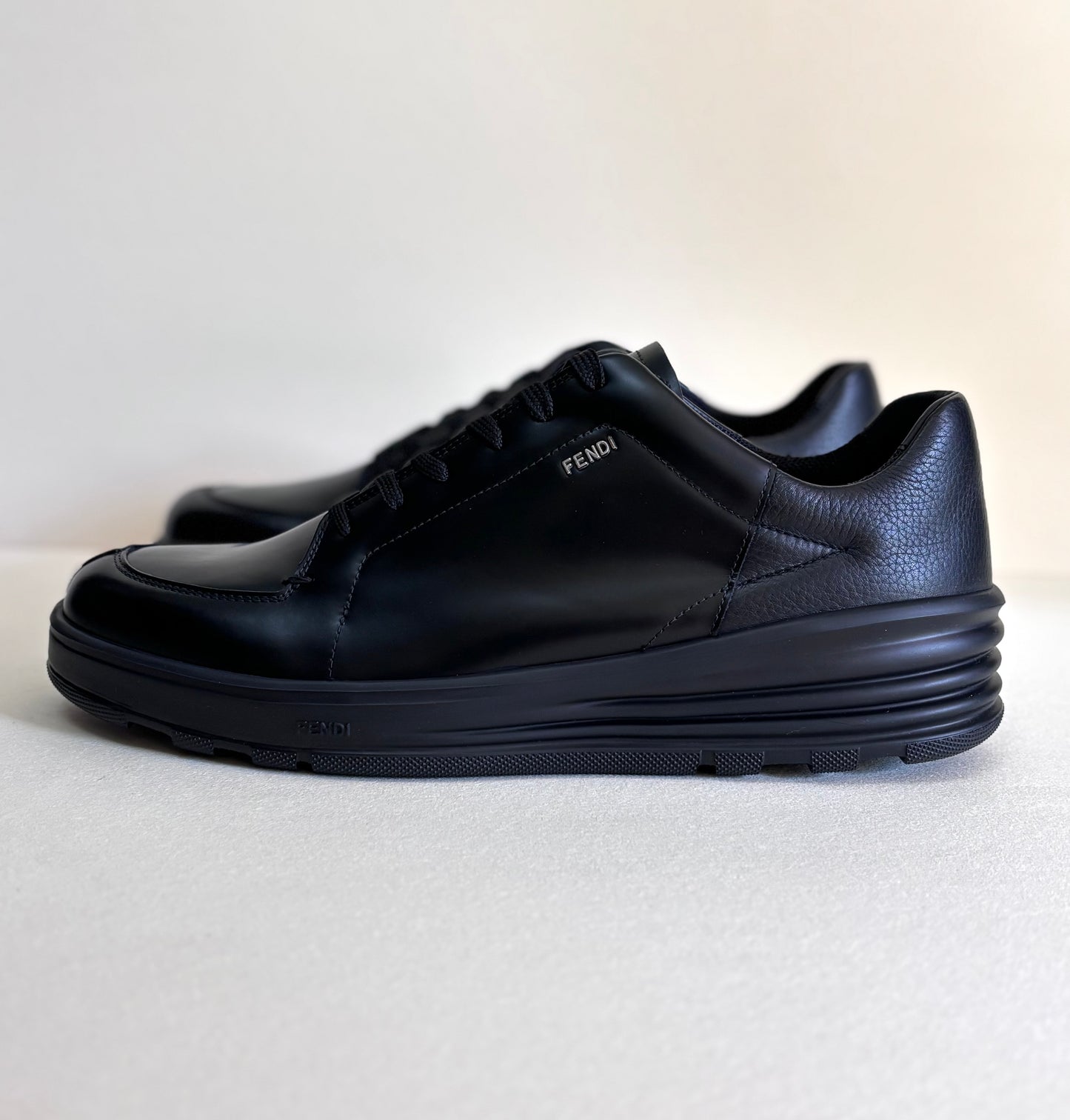 TENIS FENDI