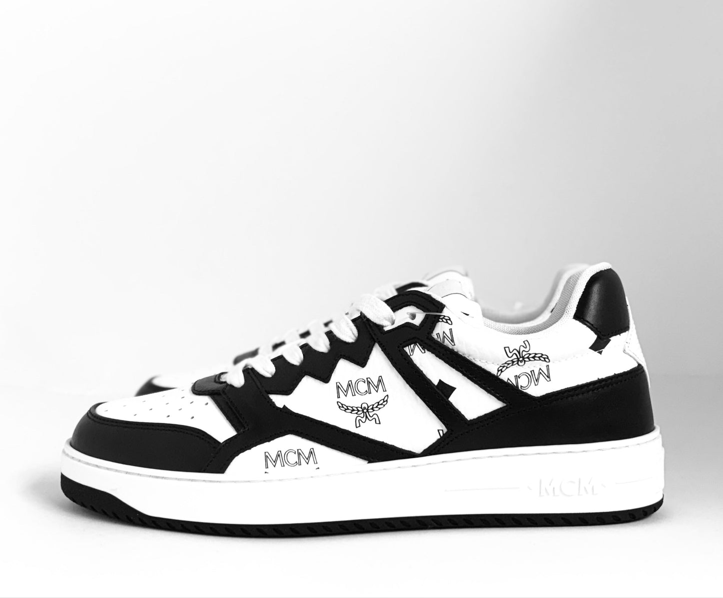 TENIS MCM