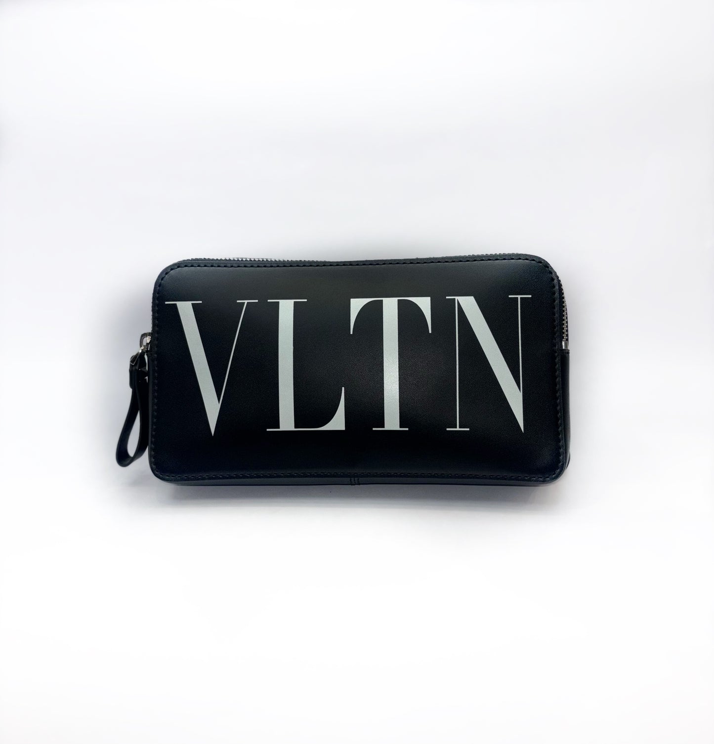 Manos libres valentino, forro externo en piel de becerro y forro interno nylon y poliéster. Manufactura italia