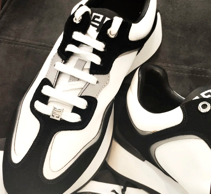 OUTFIT TENIS-CAMISETA-GAFAS
