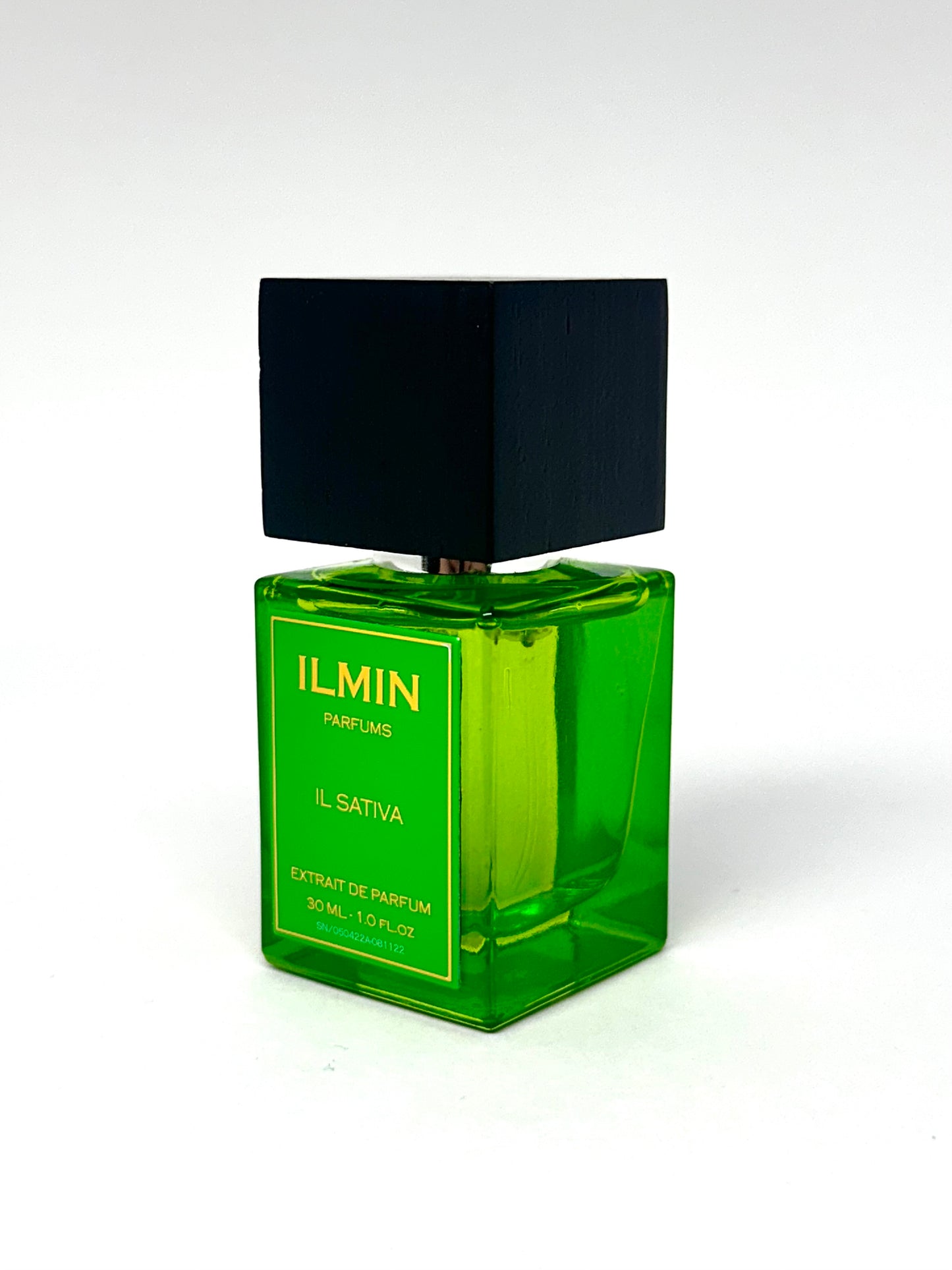 Es una fragancia de la familia olfativa Cítrica Aromática para Hombres y Mujeres. Las Notas de Salida son marihuana (cannabis), hoja de laurel, bergamota y limón (lima ácida); las Notas de Corazón son jazmín, pachulí, pimienta negra y cardamomo; las Notas de Fondo son almizcle blanco, musgo de roble, ámbar y incienso.