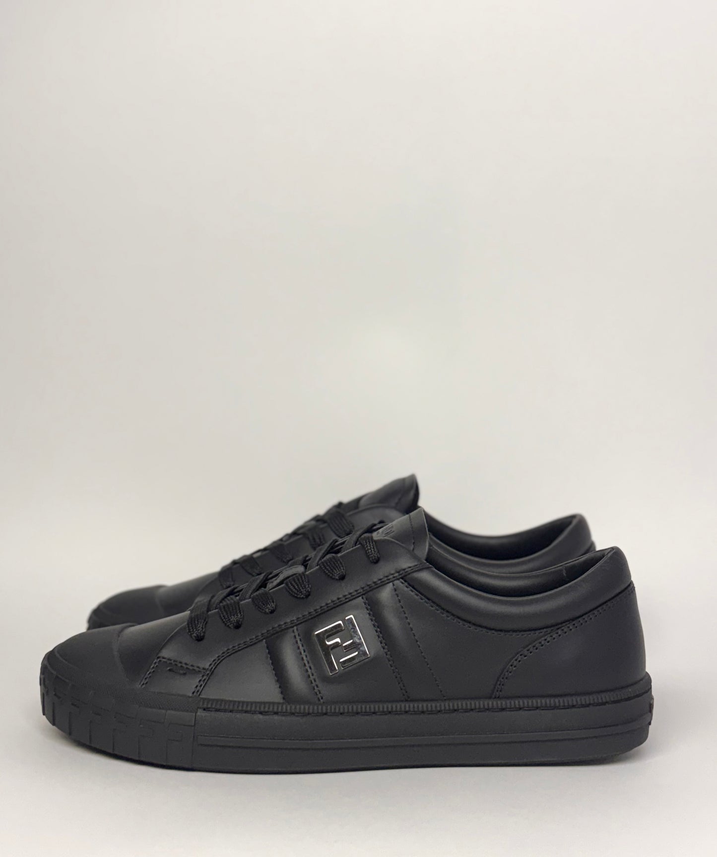 TENIS FENDI