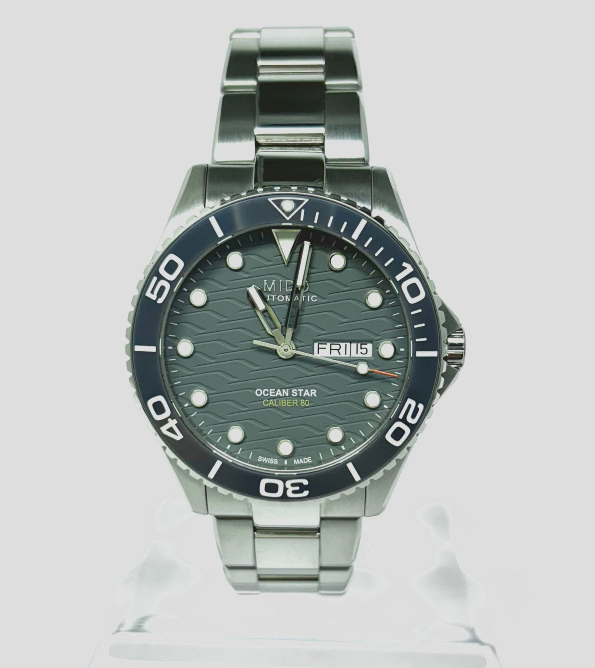 El RELOJ MIDO MULTIFORT es una pieza de alta calidad de la gran casa relojera Suiza MIDO. Con su autenticidad, elegancia e innovación, este reloj es ideal para lucir con seguridad en cualquier ocasión. Su diseño refinado te hace estar a la moda sin perder la elegancia.