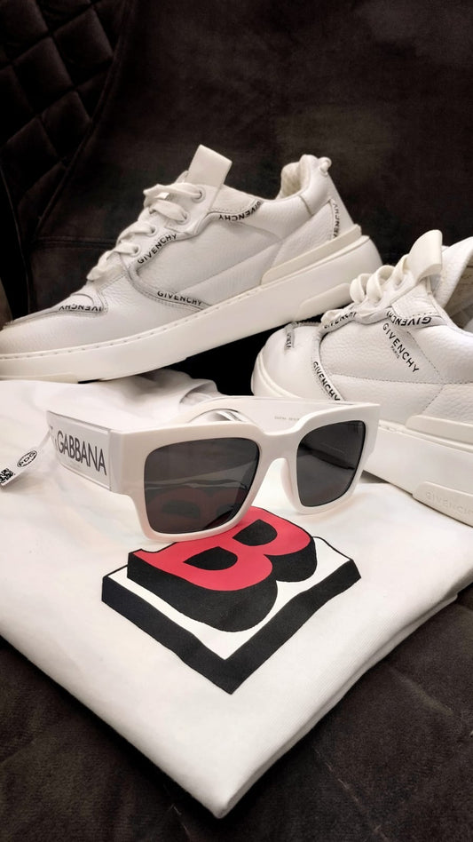 OUTFIT TENIS-CAMISETA-GAFAS