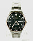Este reloj de buceo es resistente al agua hasta 20 bar, y la forma de la caja brinda protección adicional para la corona atornillada. El fondo de caja atornillado está grabado con el logotipo de Ocean Star.
