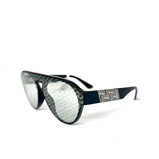 Descubre la última colección de lentes de sol Versace. Con protección y un estilo único que te hará lucir bien en toda ocasión. La protección garantiza la salud de tus ojos y el estilo te dará una apariencia elegante y moderna.&nbsp;  Estas gafas Versace cuentan con un diseño exclusivo e innovador, lo que te permitirá lucir elegante y a la moda; podrás destacar tu estilo único y sofisticado. No solo protegerán tus ojos del sol, también añadirán un toque de glamour a cualquier conjunto.